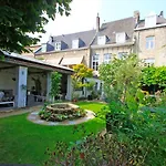 Bed & Breakfast In Monumental House Maastricht Centre