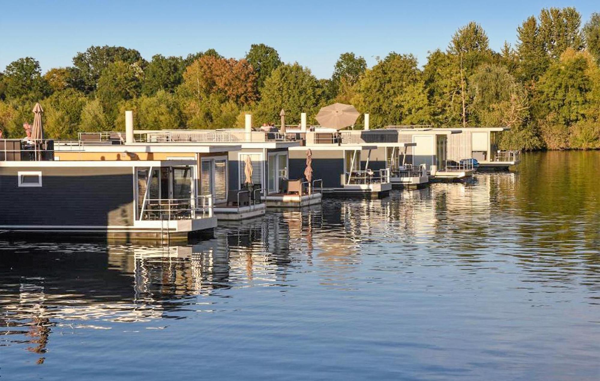 House Boat Martinique Maastricht