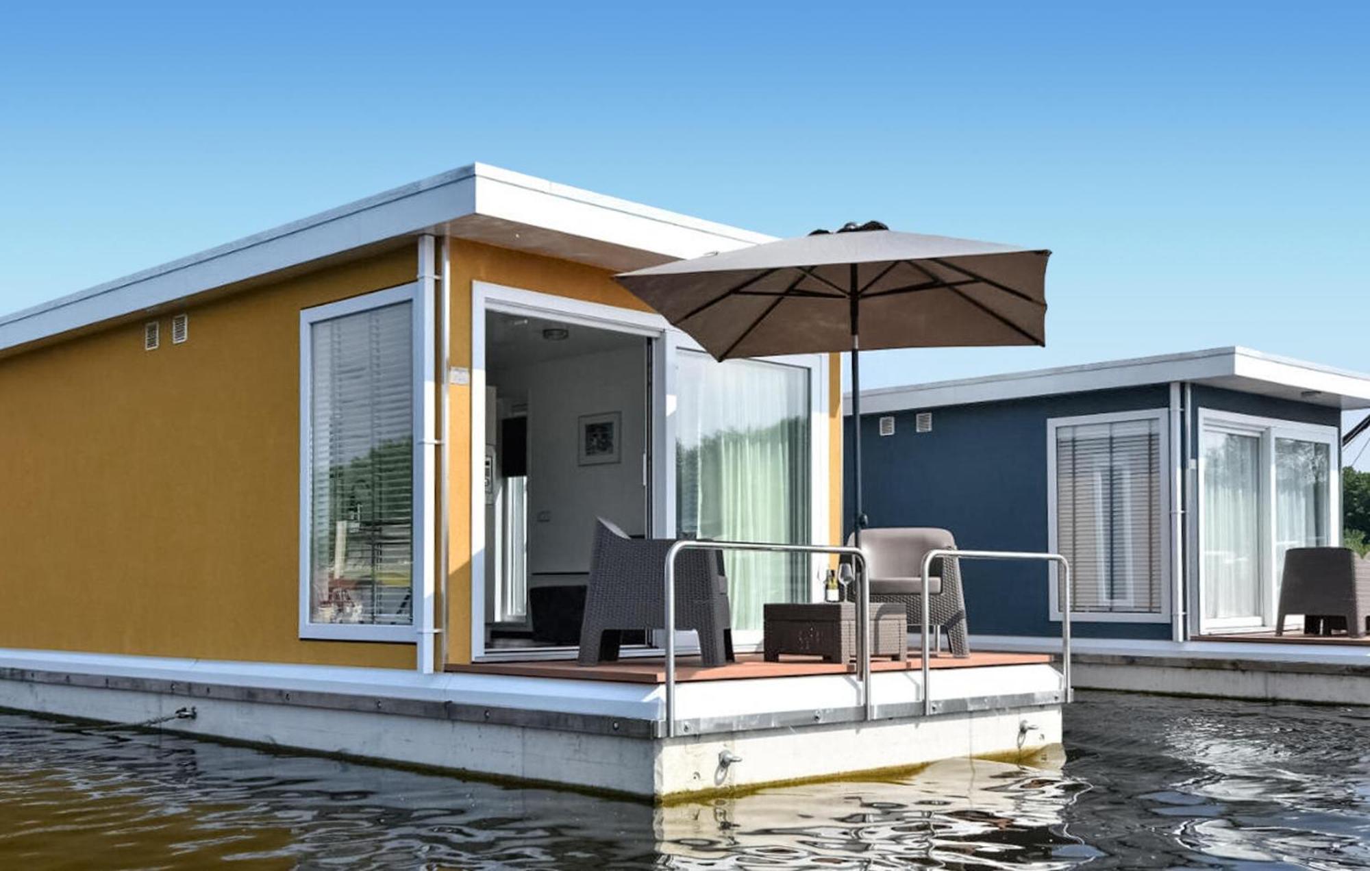 Botel House Boat Anegada