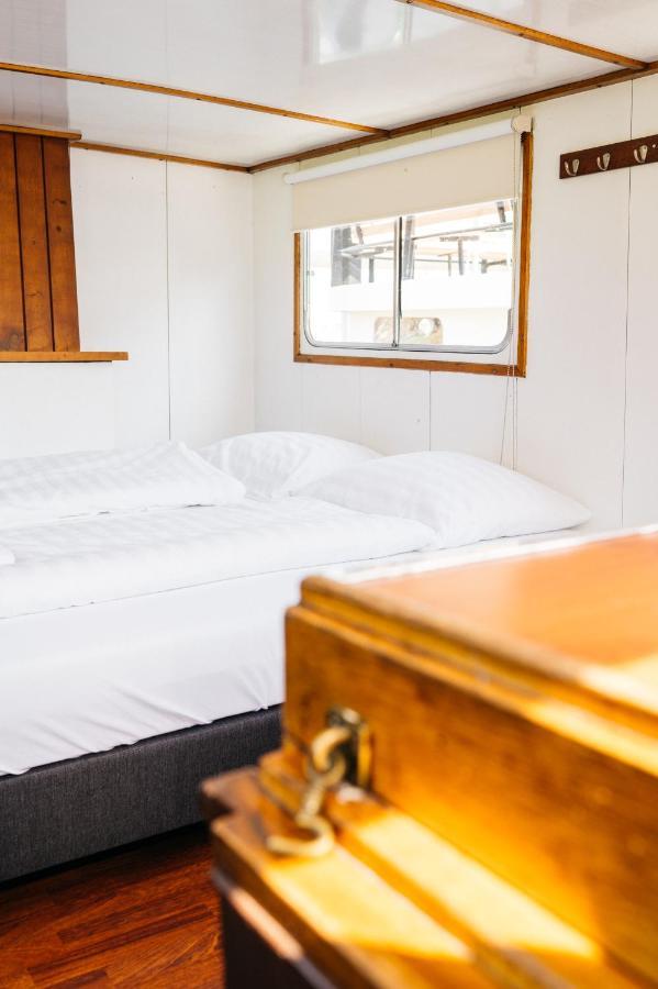 Hostel Botel Maastricht Maastricht