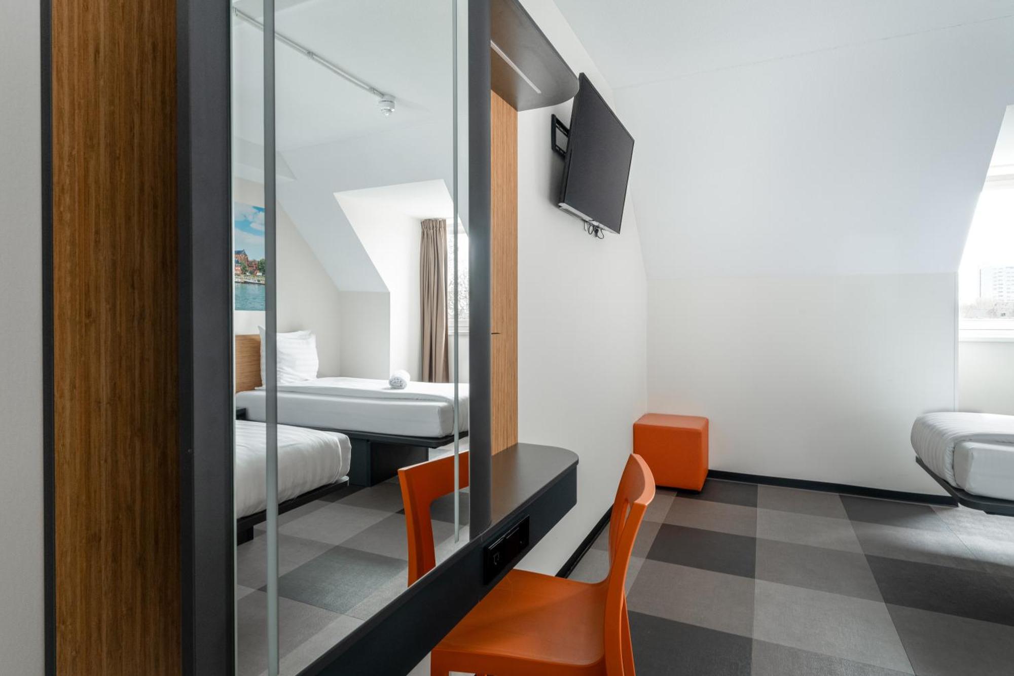 Hotel Easyhotel Centre 2*