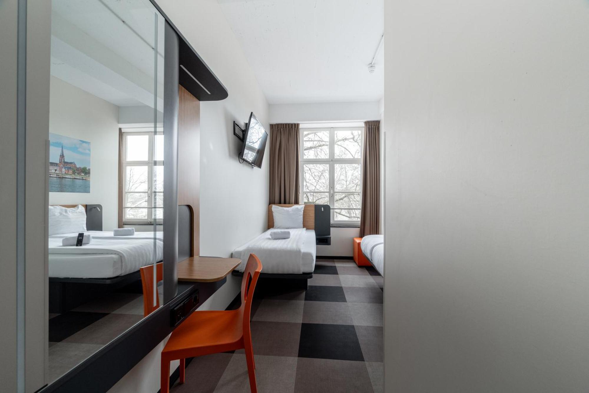 Easyhotel Centre