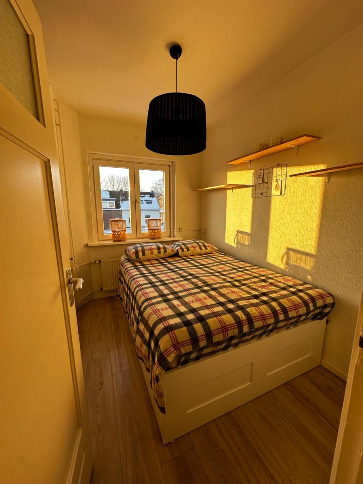 Appartement Lovely 2-bedroom With Balcony *