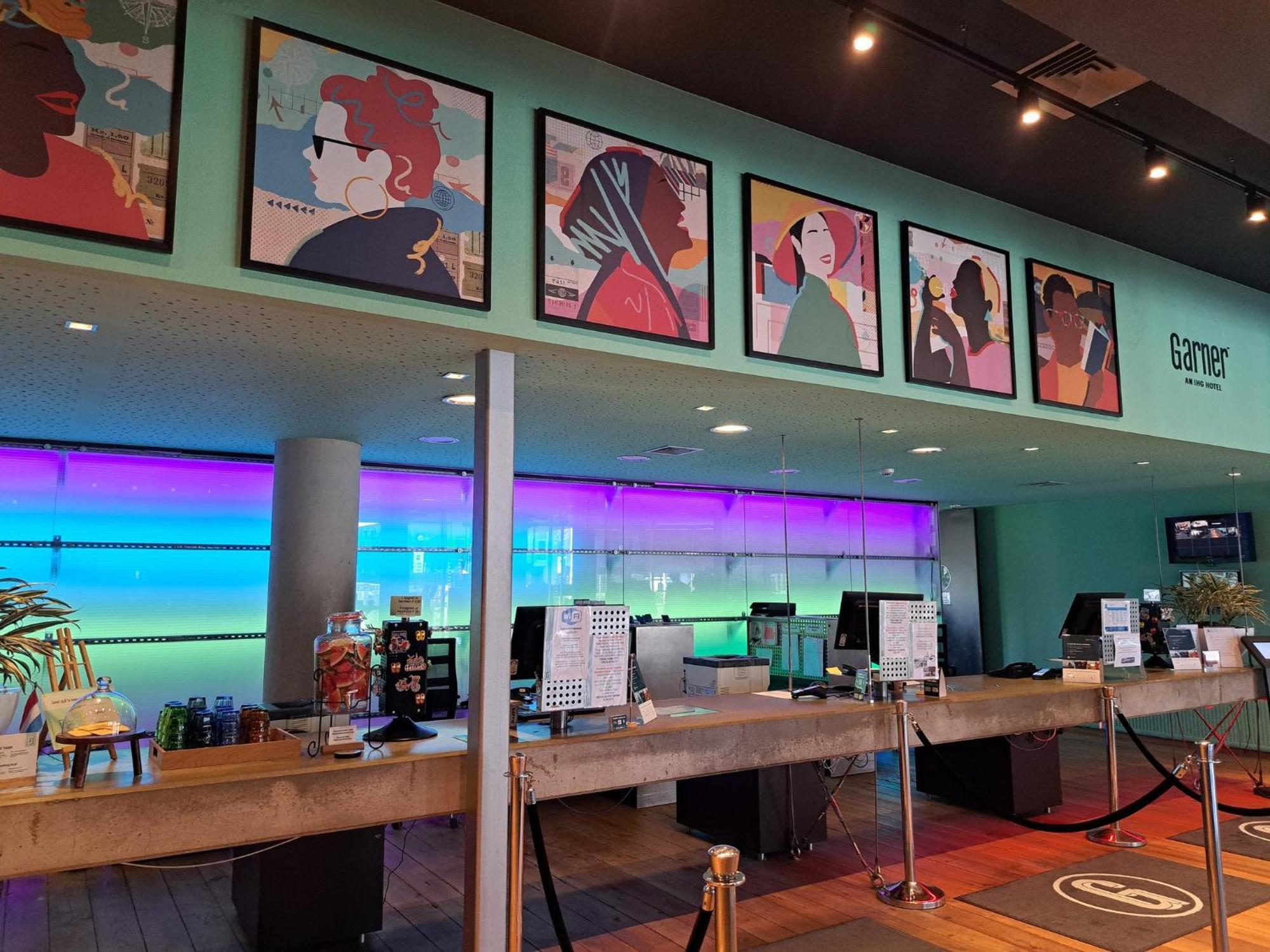 Select Hotel