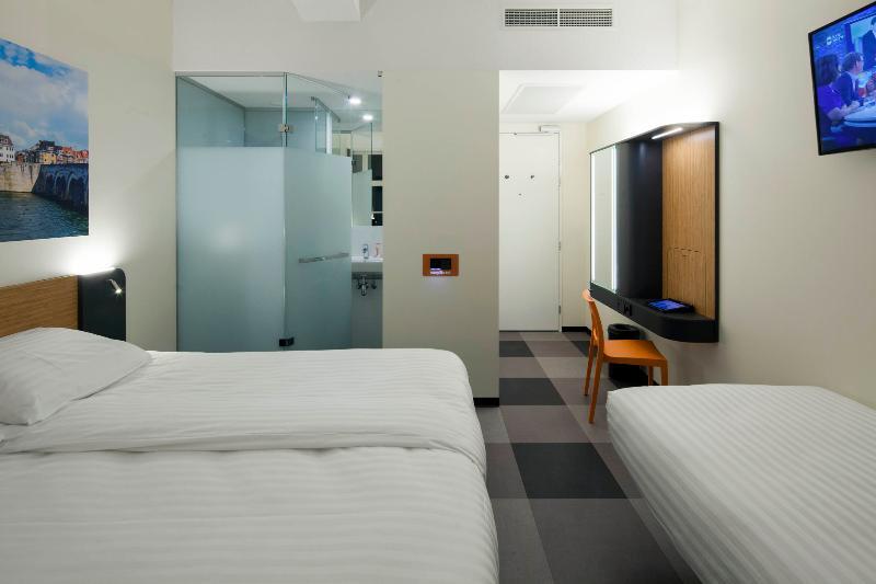 Easyhotel Centre Hotel