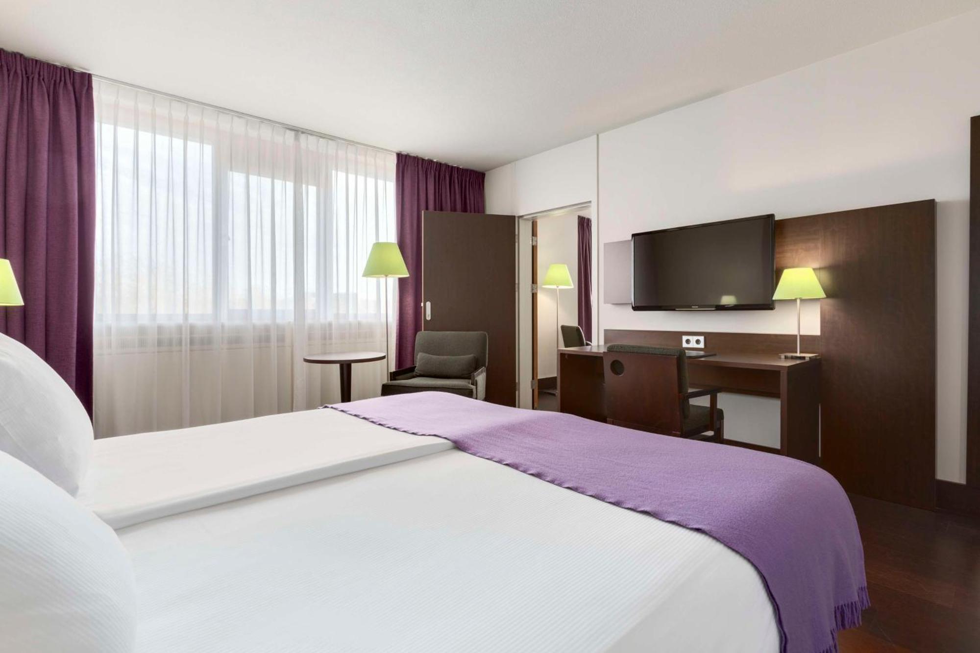 Hotel Nh 4*