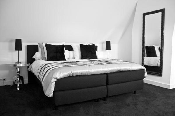 Townhouse51 *