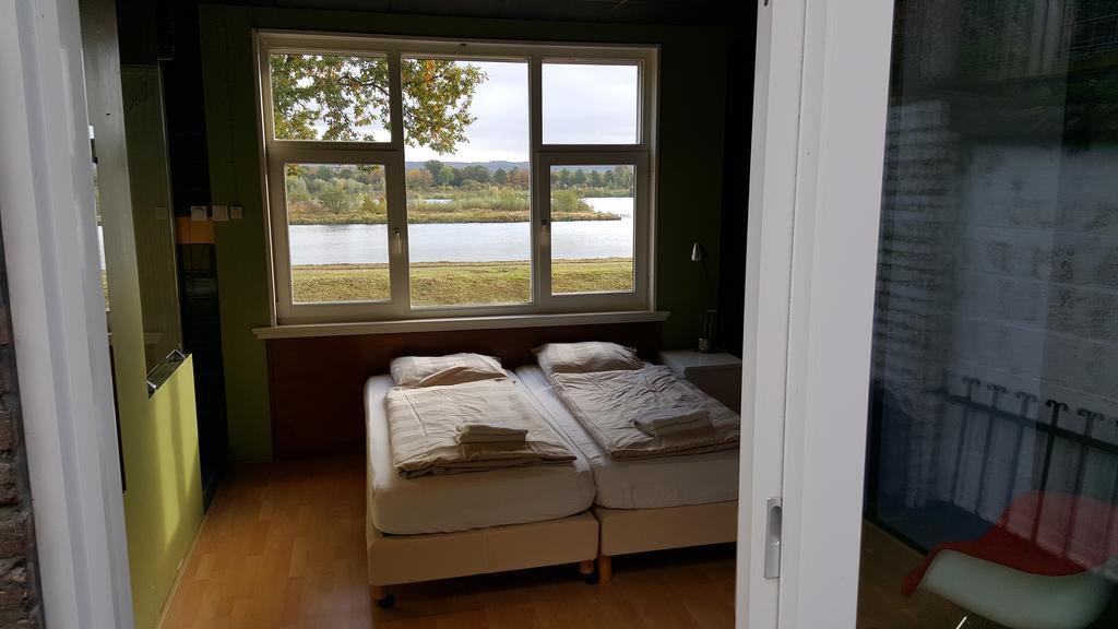 Vakantiehuis Huisje Aan De Maas